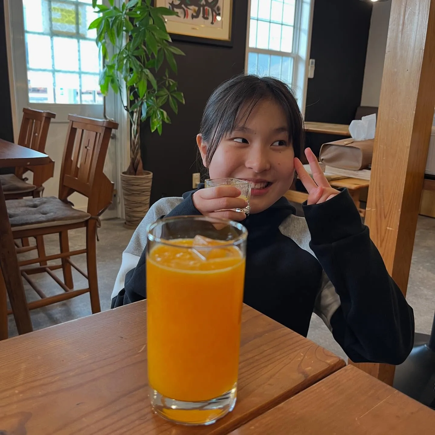 café menuのオレンジジュースとミックスジュース🍊🍑🍌...