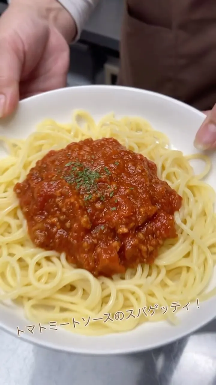 本日のlunch トマトミートソーススパゲッティ🍝
